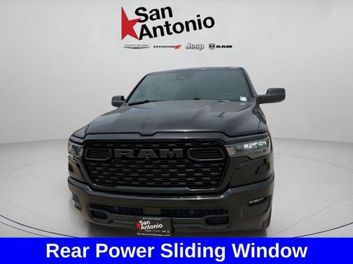 Diamond Black Crystal Pearlcoat 2026 RAM 1500 Express
