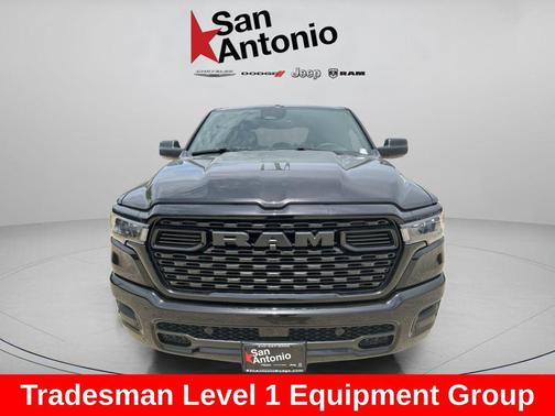 Diamond Black Crystal Pearlcoat 2026 RAM 1500 Express