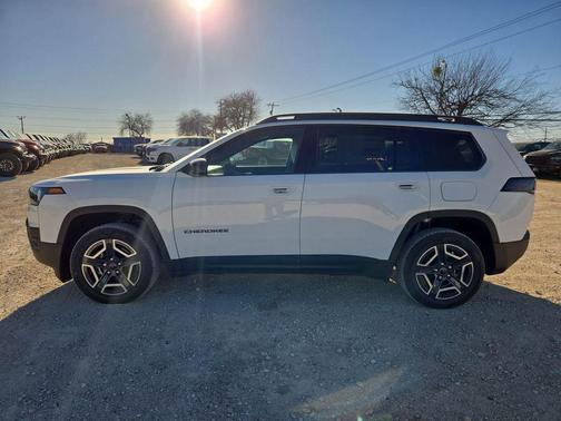 2026 Jeep Cherokee Laredo 4x4