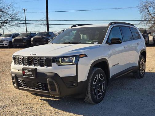 2026 Jeep Cherokee Laredo 4x4