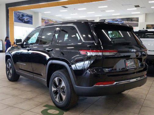 2022 Jeep Grand Cherokee 4xe Base