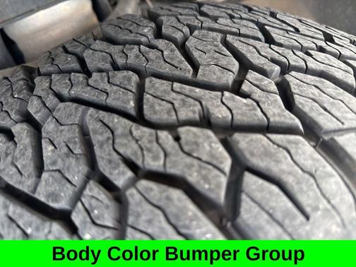 Ivory White Tri-Coat Pearlcoat 2024 RAM 1500 Limited