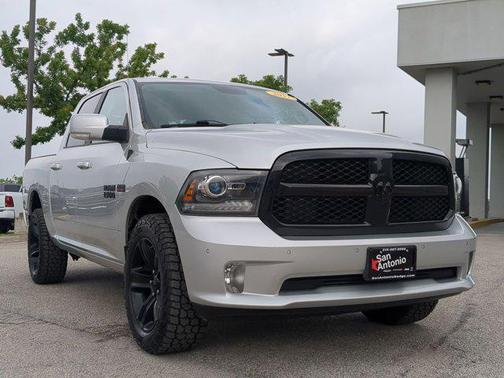 2017 RAM 1500 Night Crew Cab 4x4 5'7' Box