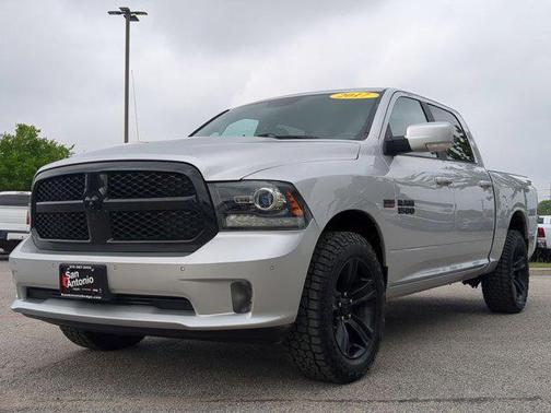 2017 RAM 1500 Night Crew Cab 4x4 5'7' Box