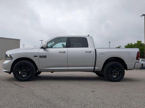 2017 RAM 1500 Night Crew Cab 4x4 5'7' Box