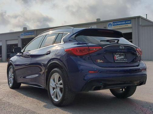 2018 INFINITI QX30 Premium