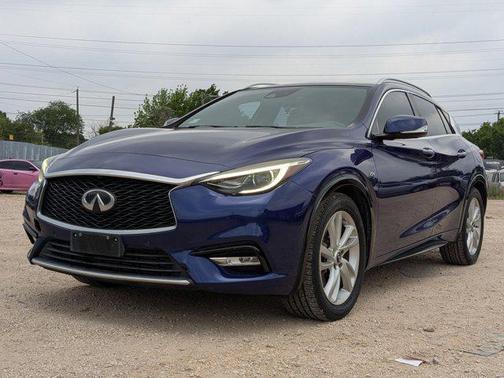 2018 INFINITI QX30 Premium