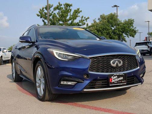 2018 INFINITI QX30 Premium