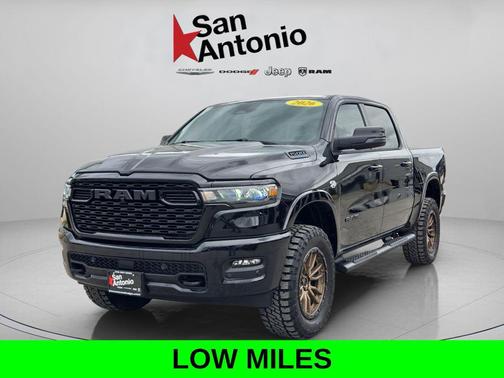 Diamond Black Crystal Pearlcoat 2026 RAM 1500 Big Horn/Lone Star