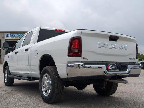 2025 RAM 2500 Tradesman Crew Cab 4x4 6'4' Box