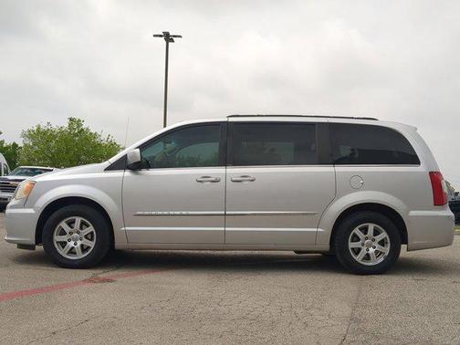 2012 Chrysler Town & Country Touring