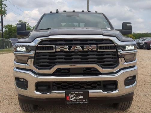 2025 RAM 2500 Tradesman Crew Cab 4x4 6'4' Box