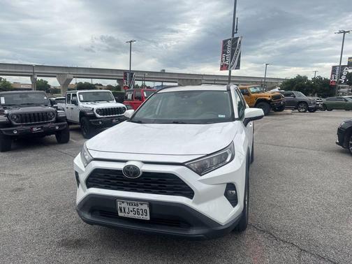 Super White 2020 Toyota RAV4 XLE
