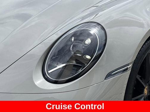 2022 Porsche 911 Carrera