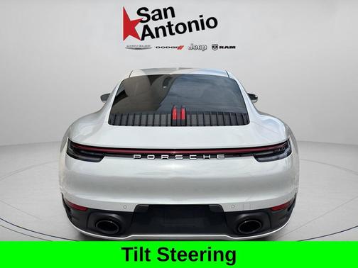2022 Porsche 911 Carrera