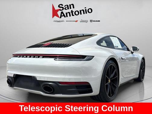 2022 Porsche 911 Carrera