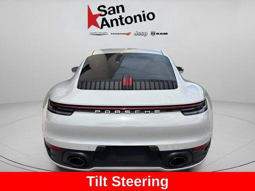 2022 Porsche 911 Carrera