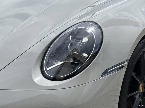 2022 Porsche 911 Carrera