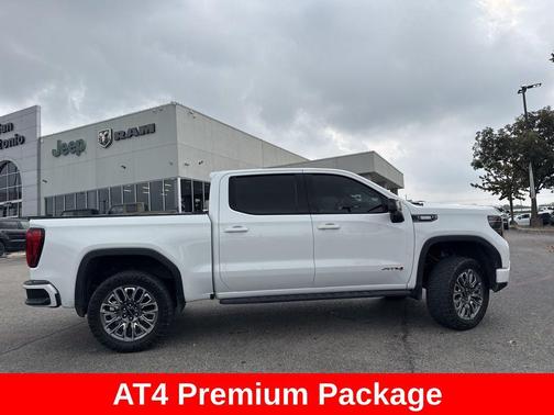 2024 GMC Sierra 1500 AT4