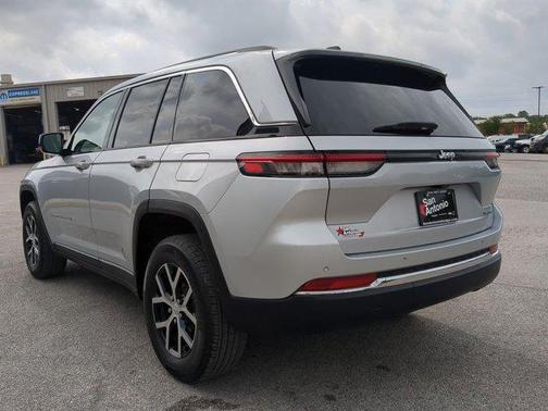 2023 Jeep Grand Cherokee Limited X