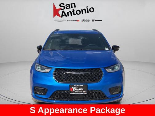 Hydro Blue Pearlcoat 2026 Chrysler Pacifica L