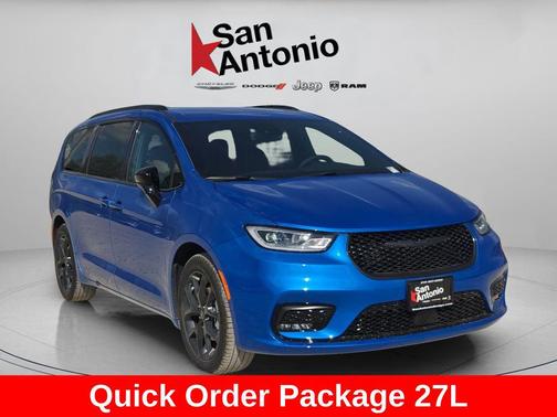 Hydro Blue Pearlcoat 2026 Chrysler Pacifica L