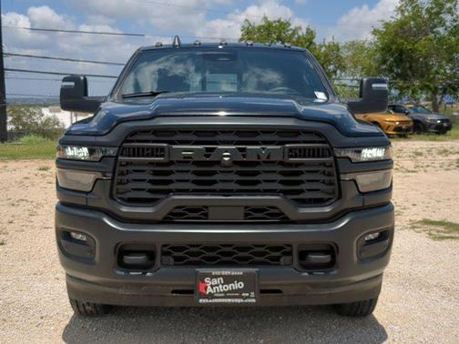 2025 RAM 2500 Tradesman Crew Cab 4x4 6'4' Box