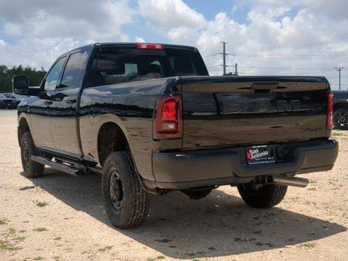 2025 RAM 2500 Tradesman Crew Cab 4x4 6'4' Box
