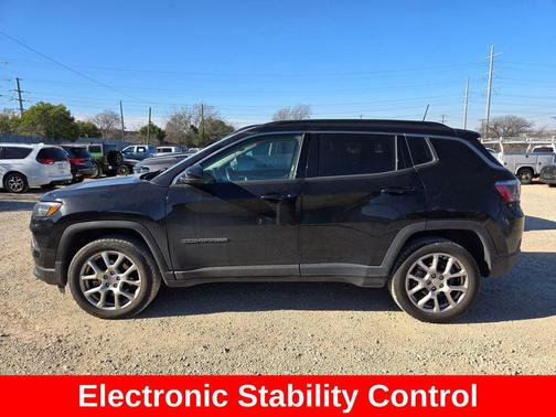2022 Jeep Compass Latitude Lux