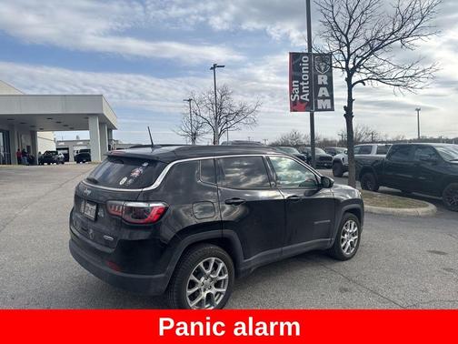 2022 Jeep Compass Latitude Lux