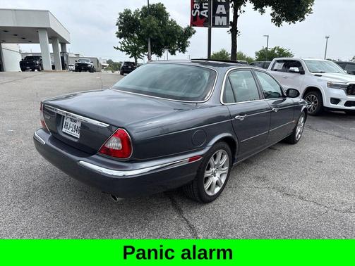 Quartz 2004 Jaguar XJ Vanden Plas