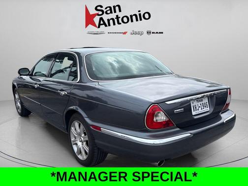 Quartz 2004 Jaguar XJ Vanden Plas