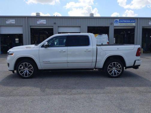 2025 RAM 1500 ST