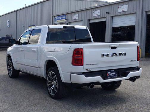 2025 RAM 1500 ST
