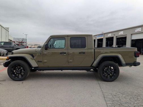 2025 Jeep Gladiator Nighthawk