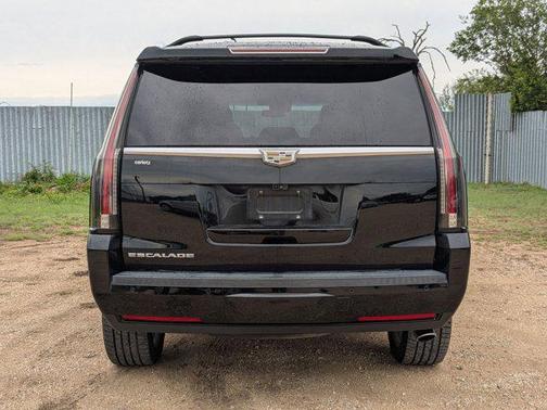 2017 Cadillac Escalade Luxury