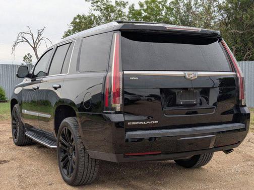 2017 Cadillac Escalade Luxury