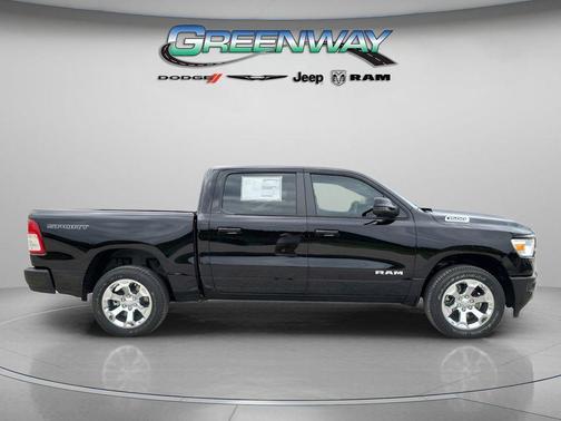 Diamond Black Crystal Pearlcoat 2023 RAM 1500 Big Horn/Lone Star