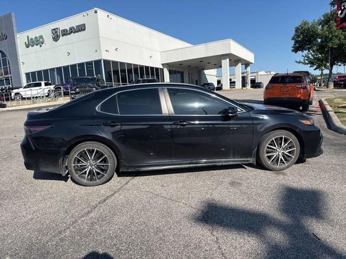 Midnight Black Metallic 2023 Toyota Camry SE