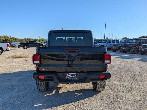 2025 Jeep Gladiator Nighthawk