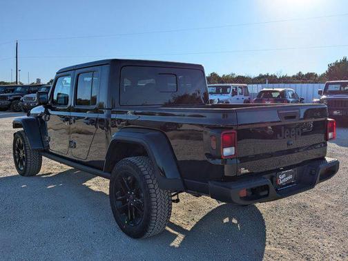 2025 Jeep Gladiator Nighthawk