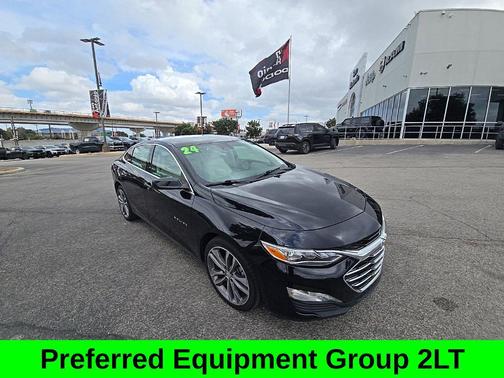 Mosaic Black Metallic 2024 Chevrolet Malibu FWD 2LT