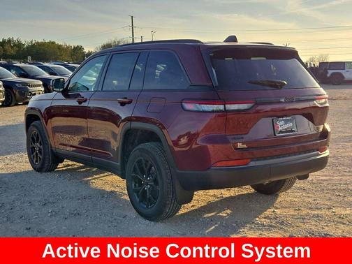 2026 Jeep Grand Cherokee Altitude