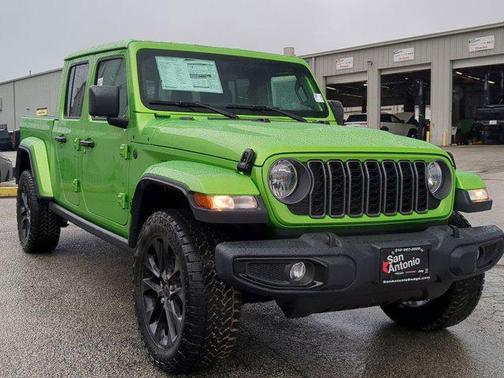 2025 Jeep Gladiator Nighthawk