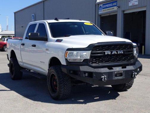 2020 RAM 2500 Tradesman Crew Cab 4X4 6'4' Box