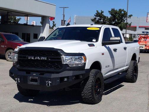 2020 RAM 2500 Tradesman Crew Cab 4X4 6'4' Box