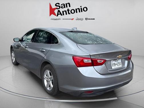 Sterling Gray Metallic 2024 Chevrolet Malibu FWD 1LT