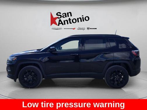 Diamond Black Crystal Pearlcoat 2026 Jeep Compass Latitude