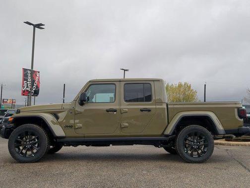 2025 Jeep Gladiator Nighthawk