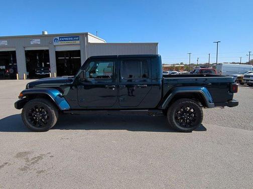 2025 Jeep Gladiator Nighthawk